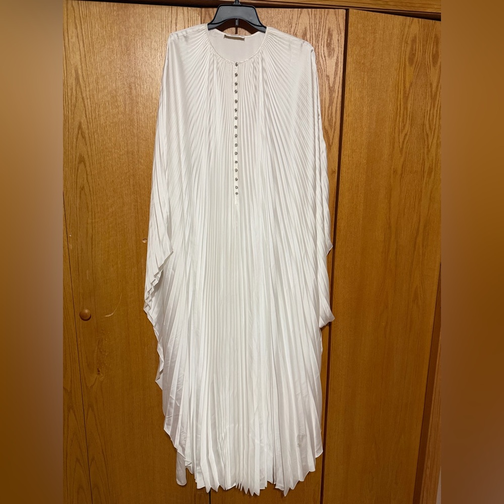 Elegant White Pleated Semsem Dress